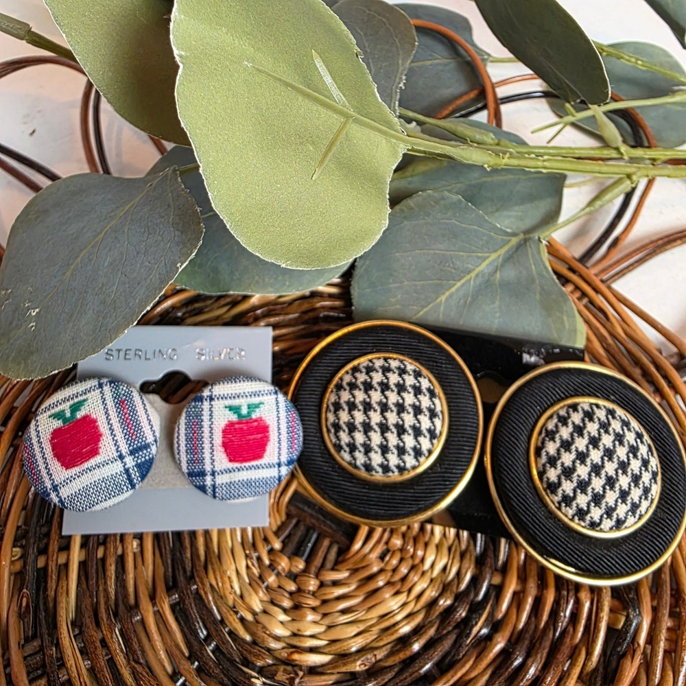 Vintage 80s Button Stud Earring Set of 2 Plaid‎ Apple & Houndstooth Gold Tone
